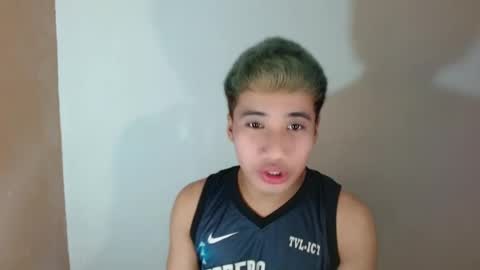 Snapshot of urguy_habibi chatting on June 17, 6:31 pm Bib online show from June 17, 6:31 pm