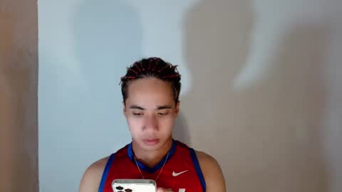 Snapshot of urguy_habibi chatting on July 8, 12:09 pm Bib online show from July 8, 12:09 pm