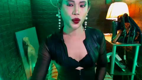 queen norelle online show from February 7, 6:13 pm