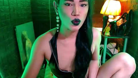 queen norelle online show from April 23, 2:35 am