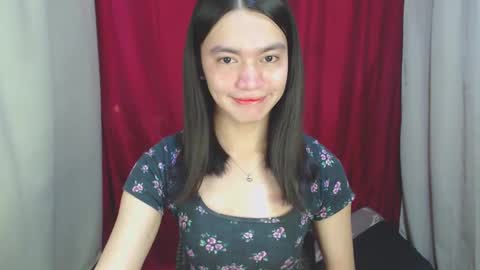 Snapshot of urhottiest_katey chatting on December 8, 6:11 am Katey online show from December 8, 6:11 am