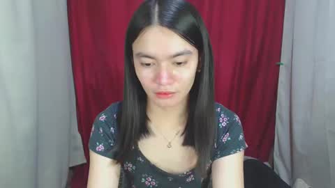 Snapshot of urhottiest_katey chatting on December 9, 6:35 pm Katey online show from December 9, 6:35 pm