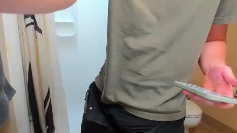 Snapshot of urhotuniroomie chatting on January 18, 7:17 pm urhotuniroomie online show from January 18, 7:17 pm