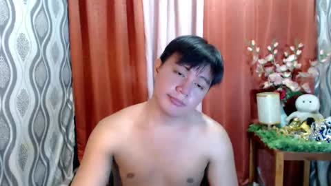 Snapshot of urhunky_ivan chatting on December 8, 6:17 pm urhunky_ivan online show from December 8, 6:17 pm