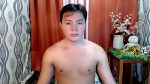 Snapshot of urhunky_ivan chatting on December 13, 7:04 am urhunky_ivan online show from December 13, 7:04 am