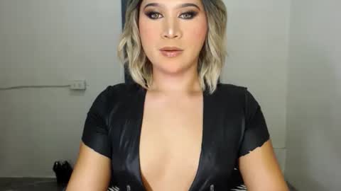 Zoe online show from February 2, 11:51 am