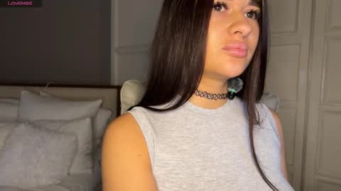 Snapshot of urlillshy chatting on October 20, 1:06 am Kristina online show from October 20, 1:06 am