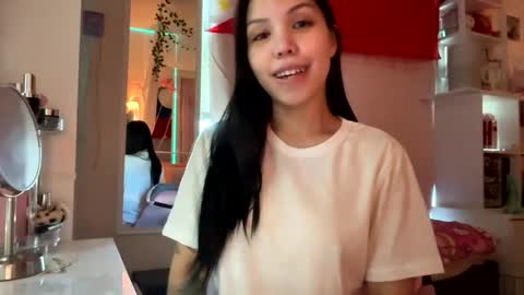 urlittlefilipina online show from December 19, 4:14 pm