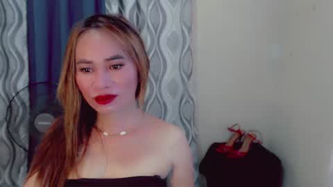 Snapshot of urlovely_che chatting on May 18, 5:02 am urlovely_che online show from May 18, 5:02 am