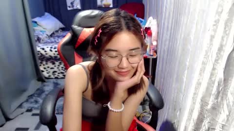 urlovelychinita online show from January 8, 2:14 pm