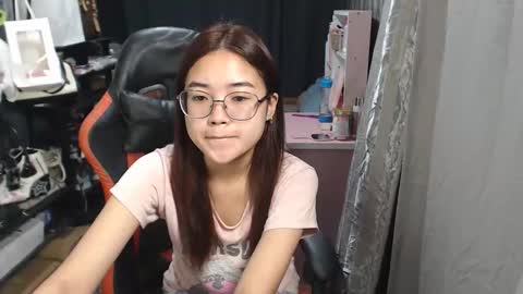 urlovelychinita online show from October 29, 11:17 pm