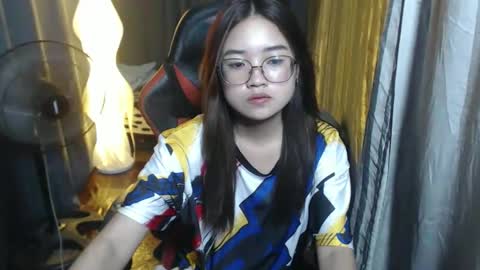 urlovelychinita online show from November 18, 12:31 pm