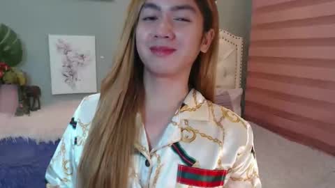 Snapshot of urlovelypinayxxx chatting on April 8, 6:41 pm MIYA online show from April 8, 6:41 pm