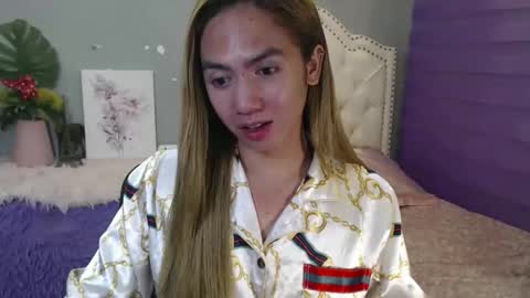 Snapshot of urlovelypinayxxx chatting on May 28, 5:21 pm MIYA online show from May 28, 5:21 pm