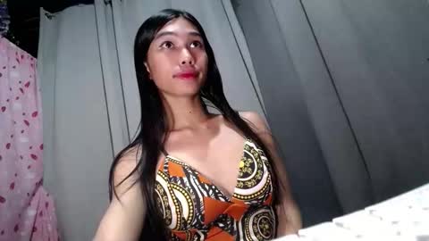 urloverjasmine_xx online show from April 28, 2:33 pm