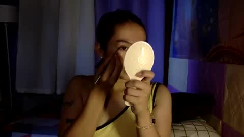 Snapshot of urlvelvypinoy chatting on June 10, 2:34 am Arney online show from June 10, 2:34 am