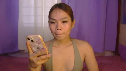 Snapshot of urlvelvypinoy chatting on July 23, 7:17 am Arney online show from July 23, 7:17 am