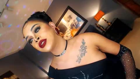 Snapshot of urmajestytyra chatting on November 25, 2:00 am UrMajestyTyra online show from November 25, 2:00 am