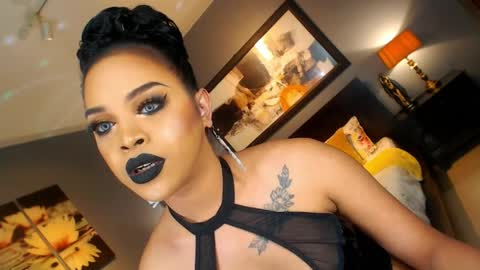 UrMajestyTyra online show from March 29, 1:49 am