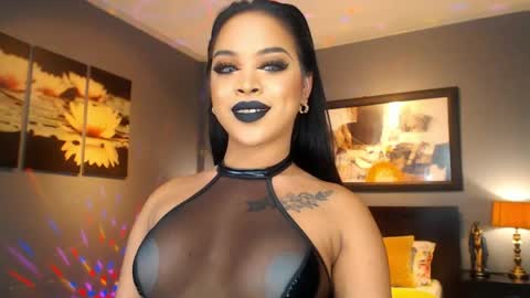 UrMajestyTyra online show from April 21, 2:51 am