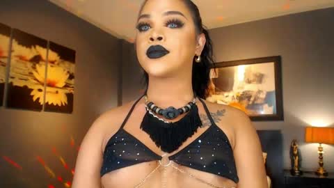 Snapshot of urmajestytyra chatting on April 28, 2:27 am UrMajestyTyra online show from April 28, 2:27 am