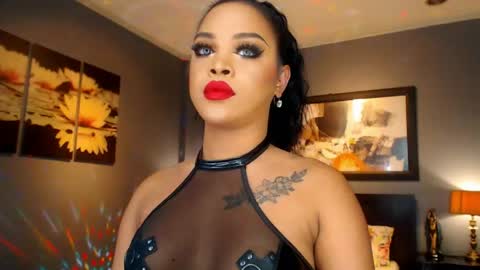 Snapshot of urmajestytyra chatting on May 4, 12:28 am UrMajestyTyra online show from May 4, 12:28 am