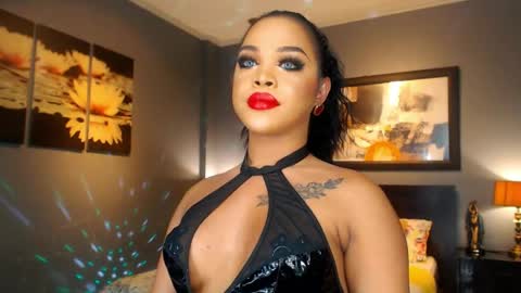 Snapshot of urmajestytyra chatting on May 6, 1:14 am UrMajestyTyra online show from May 6, 1:14 am