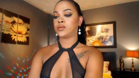 Snapshot of urmajestytyra chatting on May 21, 3:02 am UrMajestyTyra online show from May 21, 3:02 am