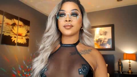 Snapshot of urmajestytyra chatting on May 26, 12:39 am UrMajestyTyra online show from May 26, 12:39 am