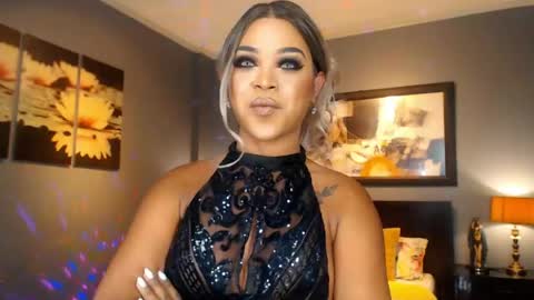 Snapshot of urmajestytyra chatting on May 27, 1:02 am UrMajestyTyra online show from May 27, 1:02 am