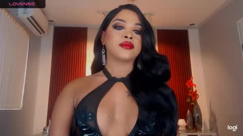 Snapshot of urmajestytyra chatting on June 4, 1:22 am UrMajestyTyra online show from June 4, 1:22 am