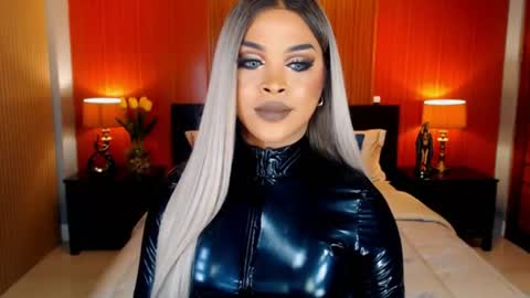 Snapshot of urmajestytyra chatting on July 22, 10:45 pm UrMajestyTyra online show from July 22, 10:45 pm