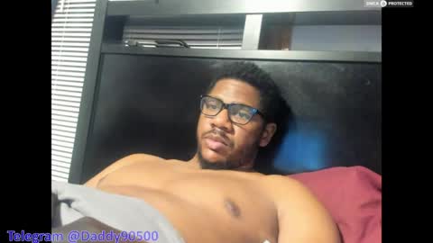 Snapshot of urnewdaddy90 chatting on May 20, 3:34 am Big Daddy online show from May 20, 3:34 am