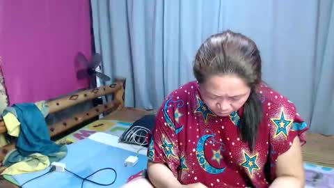 Snapshot of urpinay_singlemother chatting on May 1, 8:30 am urpinay_singlemother online show from May 1, 8:30 am