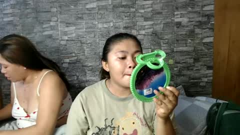 Snapshot of urpinay_singlemother chatting on June 21, 11:18 pm urpinay_singlemother online show from June 21, 11:18 pm