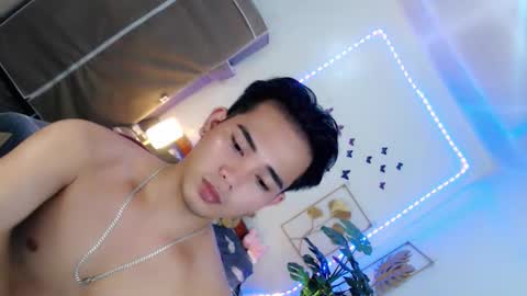 Snapshot of urpinoy_cummer chatting on April 6, 1:01 pm urpinoy_cummer online show from April 6, 1:01 pm