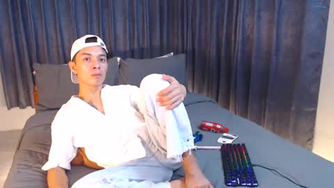 Snapshot of urpinoyasianx chatting on January 19, 9:55 pm Mel online show from January 19, 9:55 pm