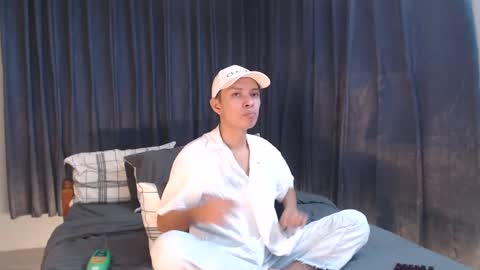 Snapshot of urpinoyasianx chatting on January 20, 12:28 pm Mel online show from January 20, 12:28 pm