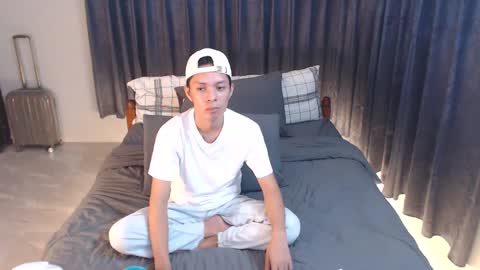 Snapshot of urpinoyasianx chatting on January 20, 3:39 pm Mel online show from January 20, 3:39 pm