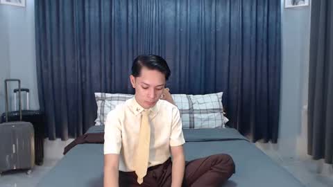 Snapshot of urpinoyasianx chatting on February 12, 12:37 am Mel online show from February 12, 12:37 am