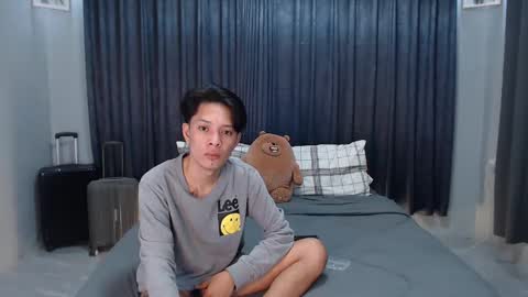 Snapshot of urpinoyasianx chatting on February 12, 3:27 pm Mel online show from February 12, 3:27 pm