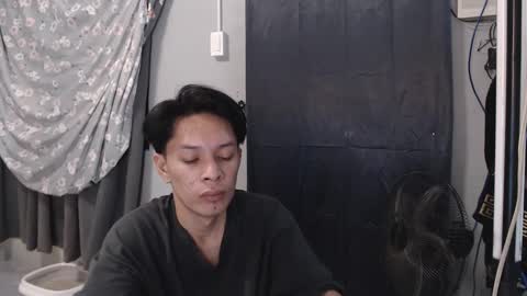 Snapshot of urpinoyasianx chatting on February 12, 9:33 pm Mel online show from February 12, 9:33 pm