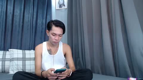 Snapshot of urpinoyasianx chatting on February 15, 8:33 pm Mel online show from February 15, 8:33 pm