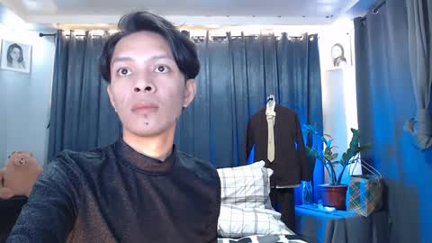 Snapshot of urpinoyasianx chatting on February 28, 4:21 am Mel online show from February 28, 4:21 am