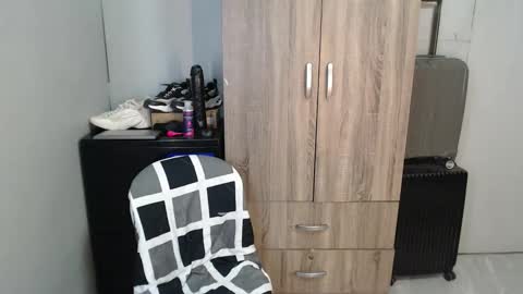 Snapshot of urpinoyasianx chatting on October 27, 6:28 am Mel online show from October 27, 6:28 am