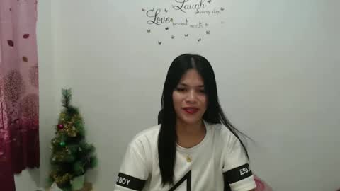 hi im kim online show from December 4, 10:46 am