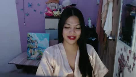hi im kim online show from April 24, 12:07 pm