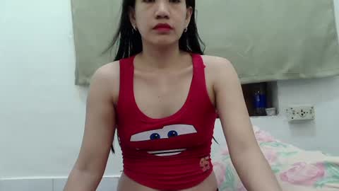 Snapshot of ursexychix_4u chatting on June 22, 11:02 pm ursexychix_4u online show from June 22, 11:02 pm
