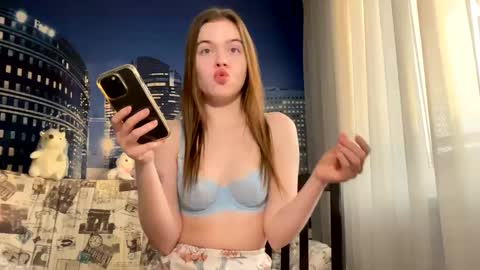 Hannah online show from March 4, 12:33 pm