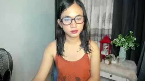 Snapshot of ursweet_athisa18 chatting on November 21, 11:31 am Athisa online show from November 21, 11:31 am